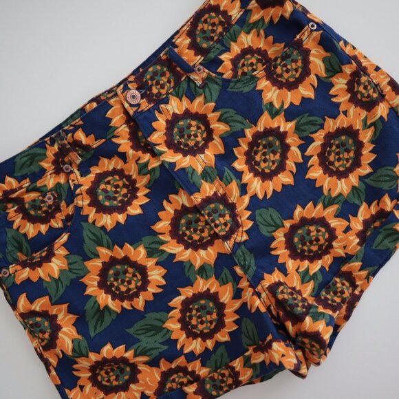 Forever 21 Sunflower Print Cuffed Shorts | 30 - Picture 5 of 5